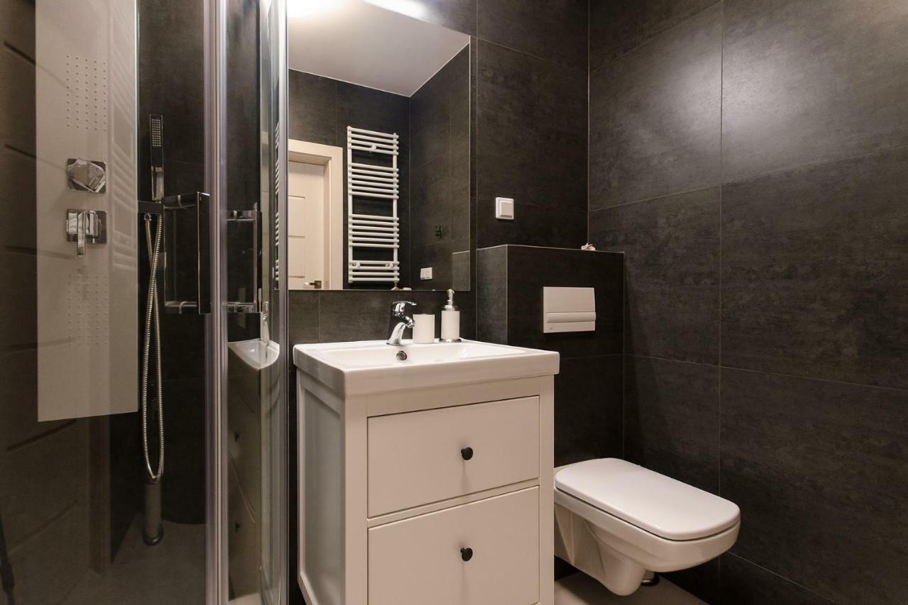White Swan Apartment كراكوفيا المظهر الخارجي الصورة